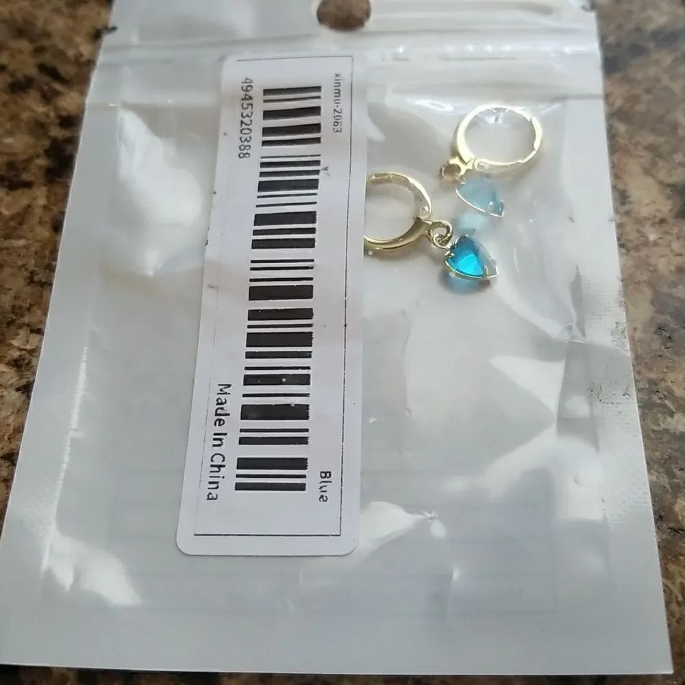 Heart dangle earrings 2 pair blue red - Picture 6 of 11